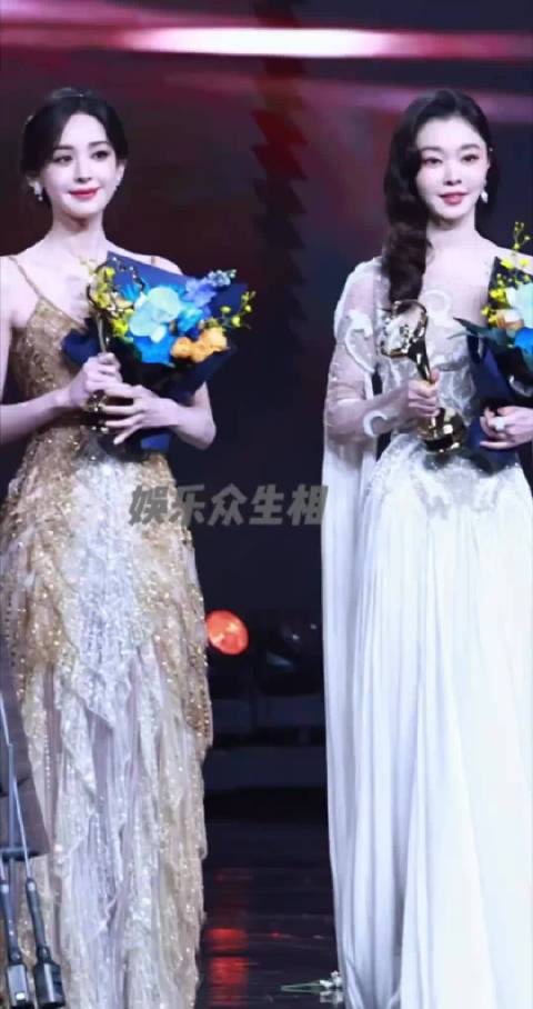 古力娜扎宋轶微博之夜同框领奖
