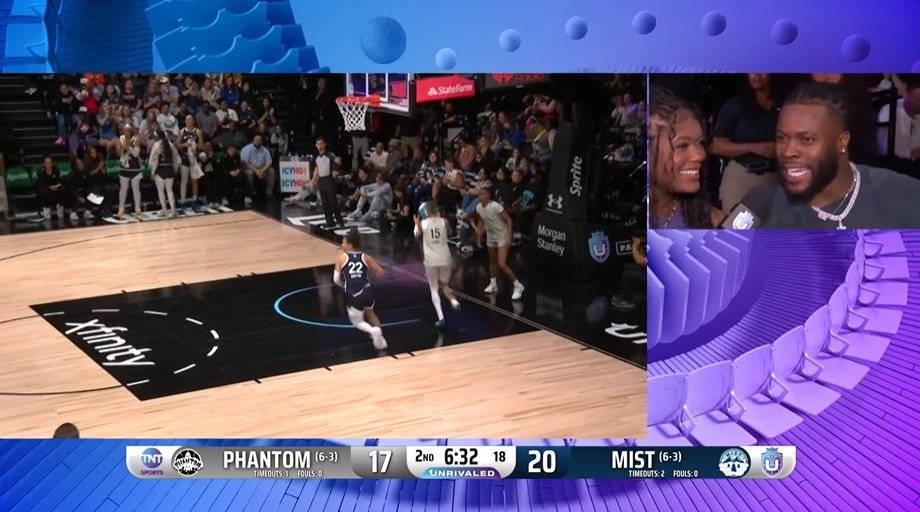 连续抢下前场篮板 上篮打进本场首球