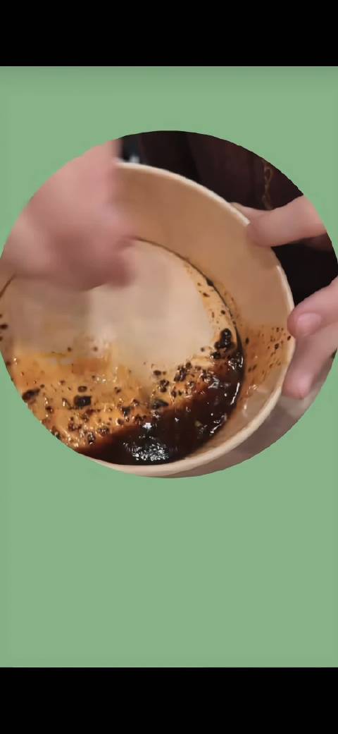 侯明昊深夜发文称饿，提及板面和泡面