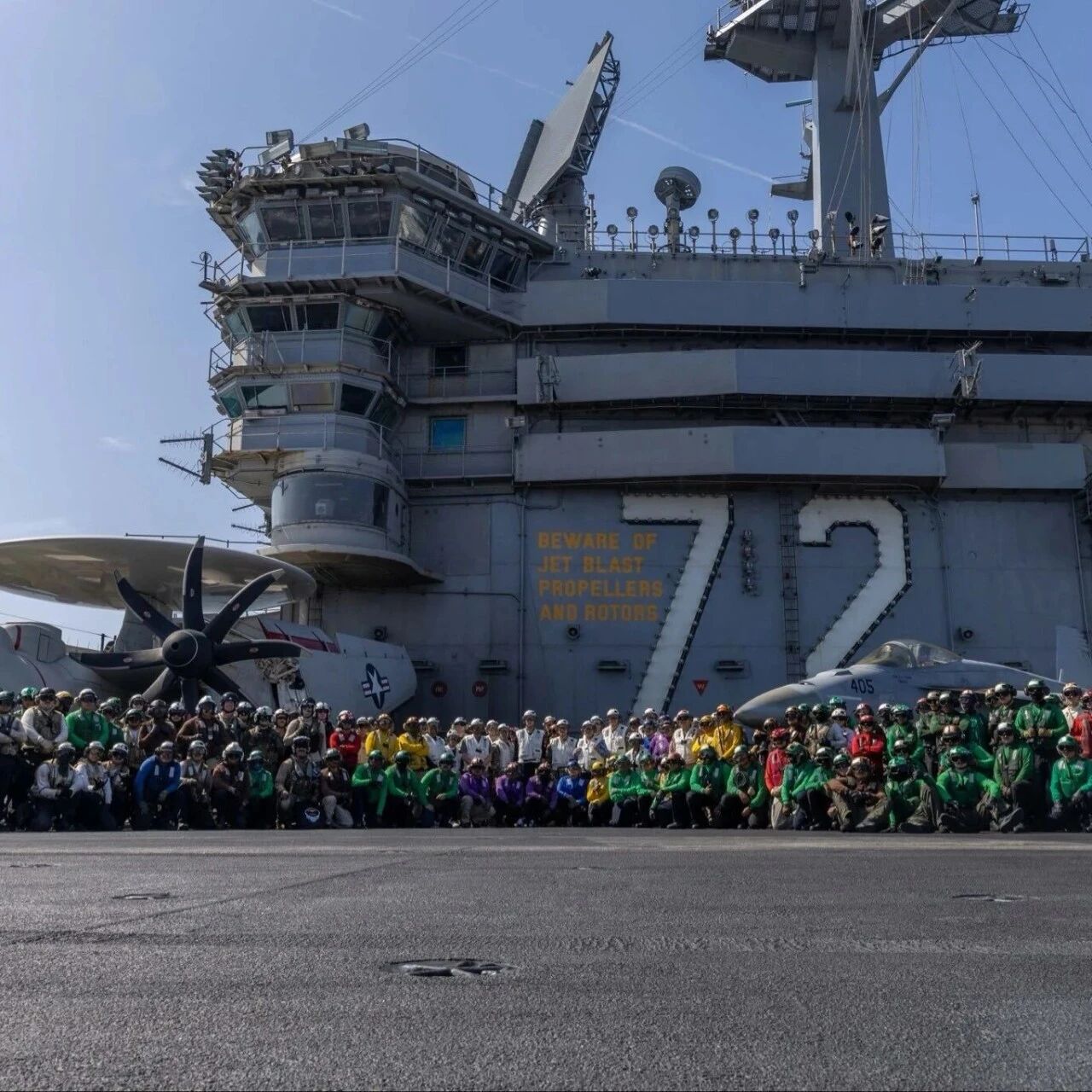 特朗普的特使和女婿等登上“林肯”号航母