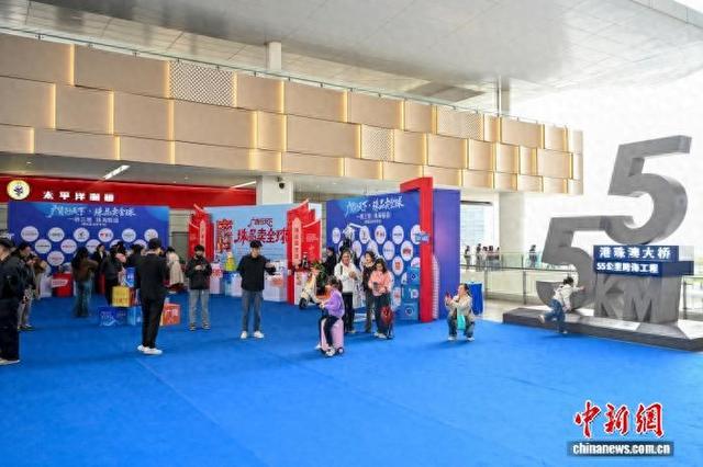 “广货行天下·珠品卖全球”一桥三地珠海智造(港珠澳大桥专场)活动现场。陈骥旻 摄