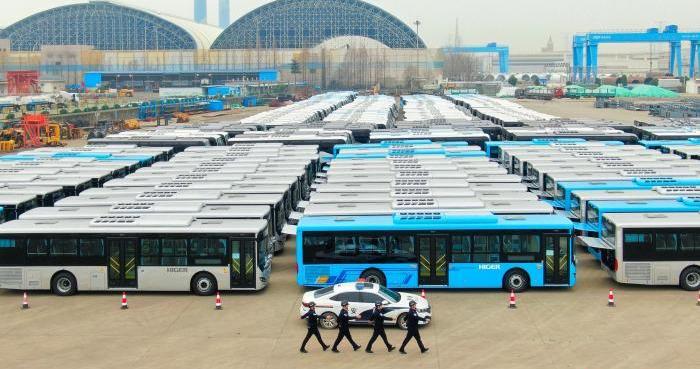 220辆国产客车从扬州港“登”船出海启程赴阿尔及利亚