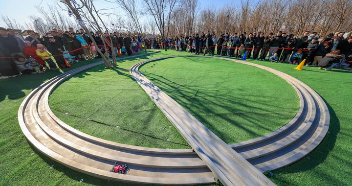 88米赛道上演速度与激情，“宠粉听劝”的温榆河公园真办比赛了