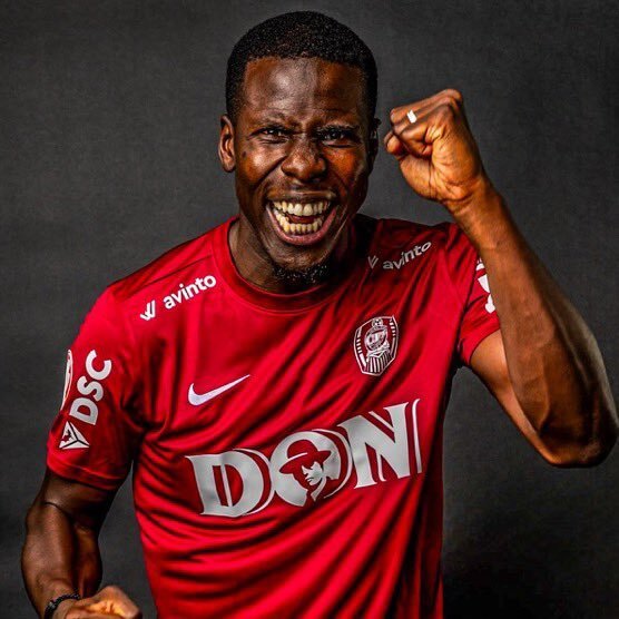 媒体人：外援中卫祖马和内援贺一然目前看都很难加盟山东泰山