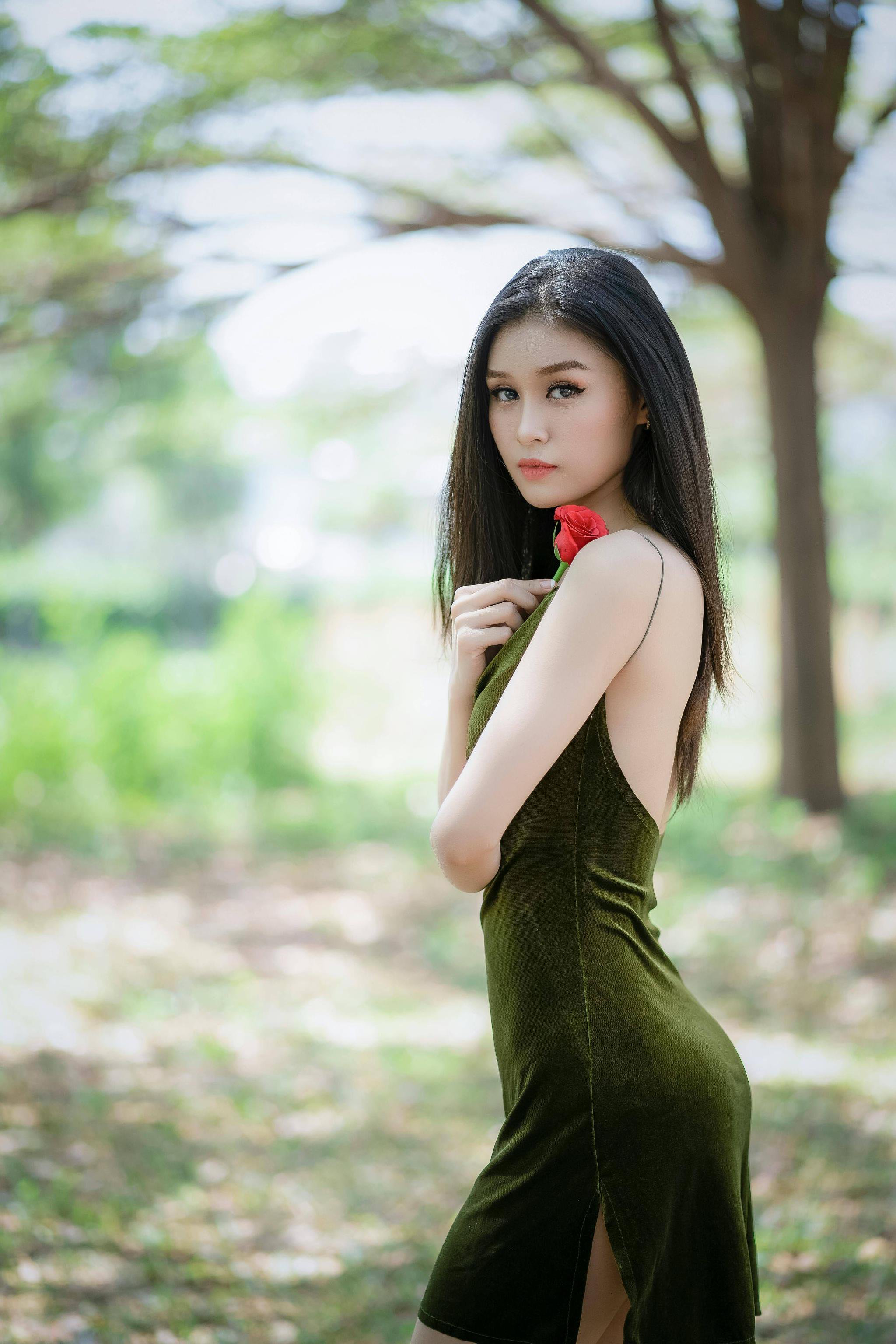 2026微博之夜红毯造型解析:童瑶玫瑰裙出圈，王玉雯转型冷艳，关晓彤高定仙女赢麻了!