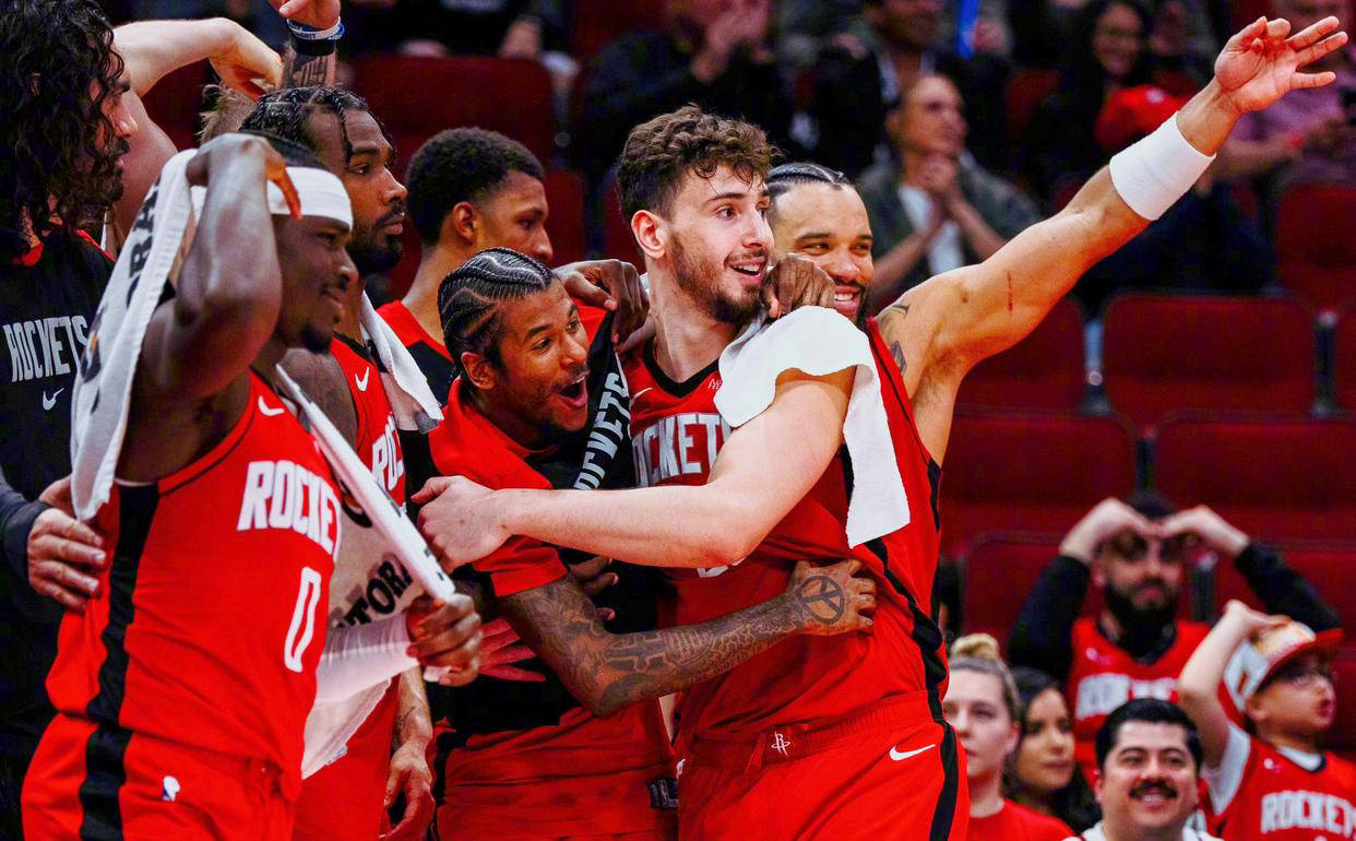 回顾火箭队六年前的50胜阵容，灯泡组合难以忘怀，周琦与克里斯曾在队中