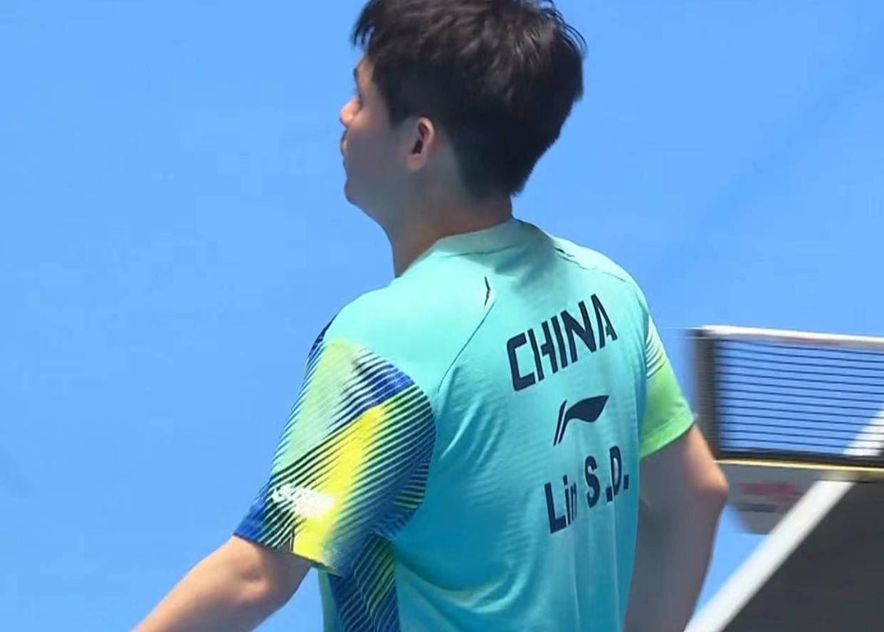 林诗栋被户上隼辅逆转无缘四强，关键局心态崩盘致胜利失手