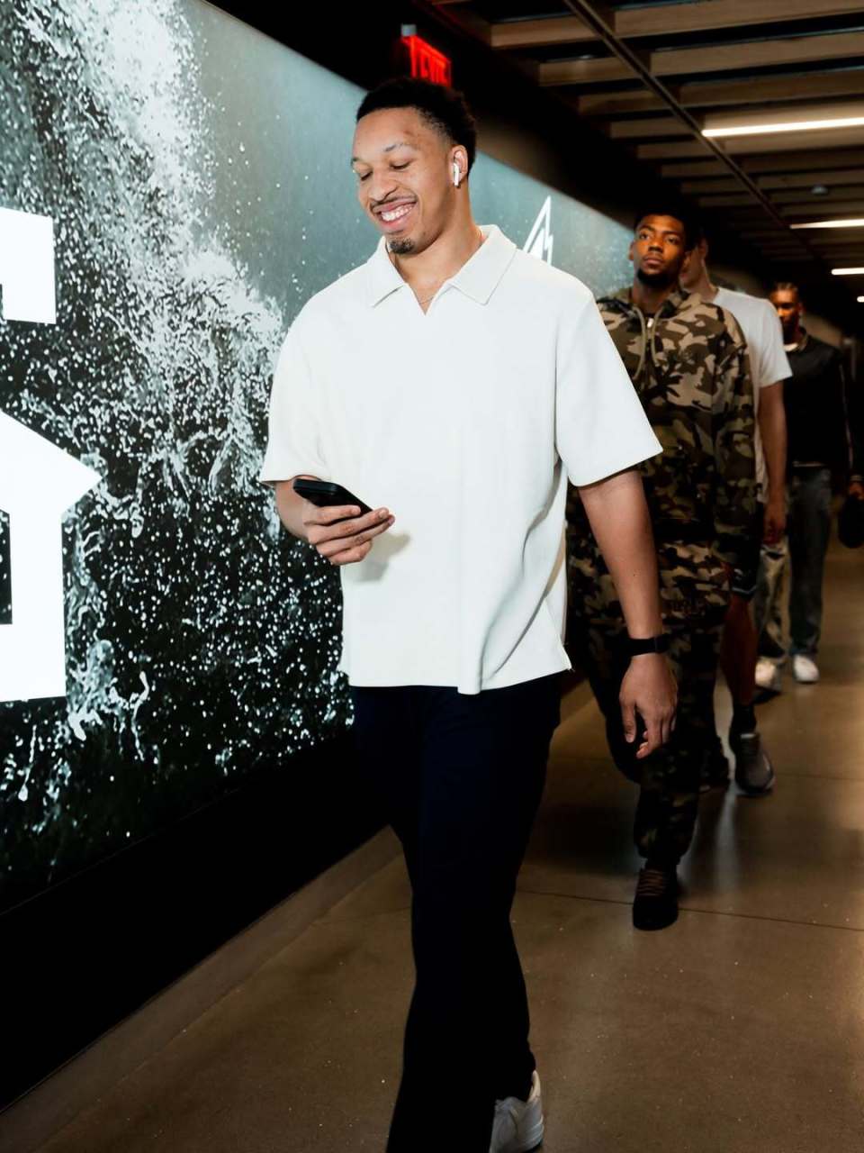 黄蜂9连胜！格兰特-威廉姆斯Ins晒照：刚赢一场，继续争胜