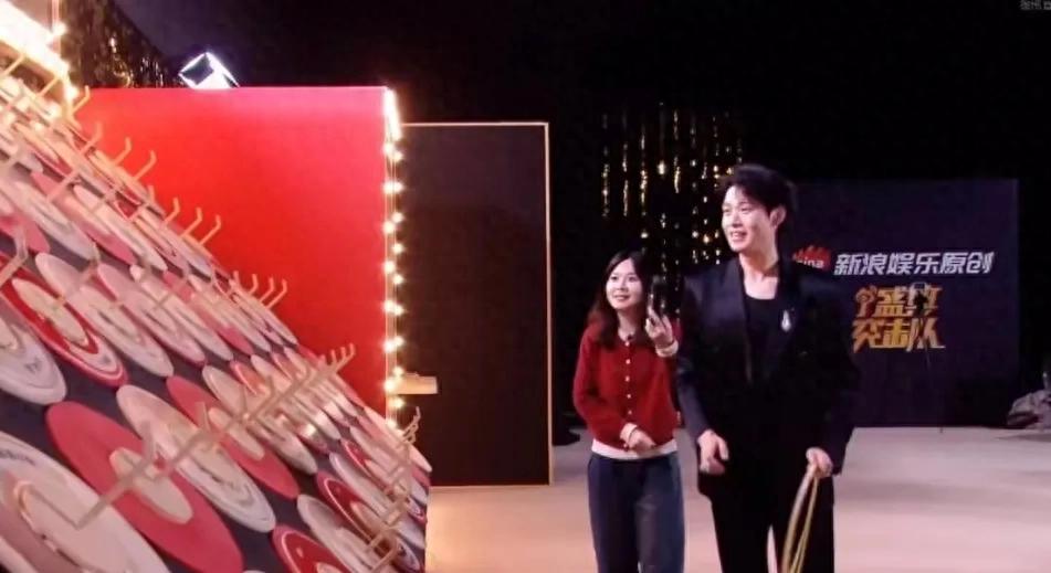 魏大勋微博之夜的“陡”变笑料,真诚道歉赢得网友理解。