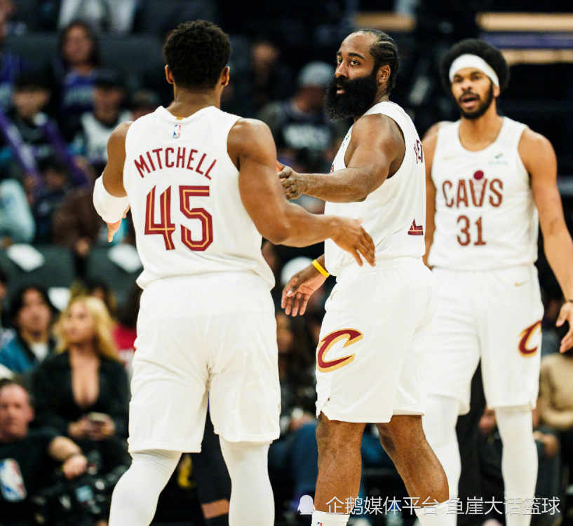 骑士逆转！米切尔35+4首发第一，威少21+9犯大错，哈登23+8末节救赎