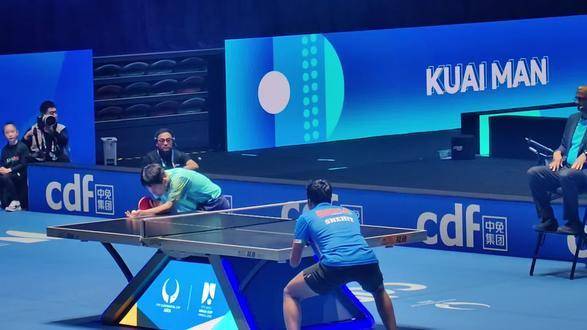 小石头首日高光时刻，一记凌厉抽杀点燃全场！