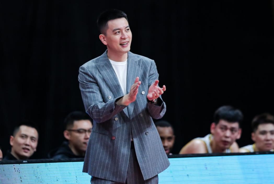 两场拿38分！辽篮不该放走弗格？杨鸣不后悔，两点原因比不过上海