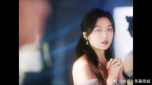 “靠时间忘记的人 是经不起见面的”