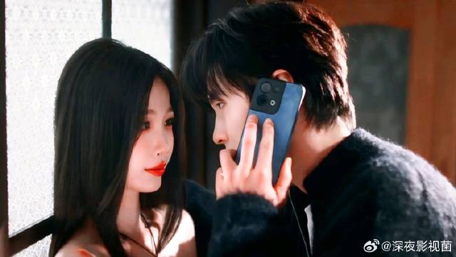 《双轨》 看到姜暮穿上性感抹胸短裙，靳朝醋意大发当场宣誓主权