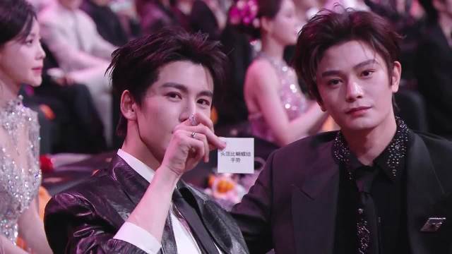 张凌赫咋这么帅！气质也这么好！