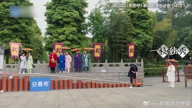 这胜负欲真的高了，郑恺卷完下秒李晨又来，都不愿意服输