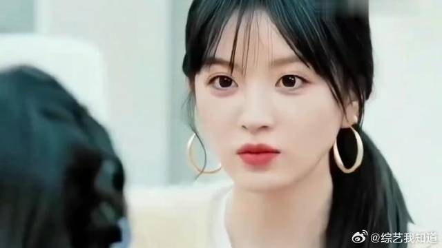 田曦薇还是太实诚，想知道啥味，别咽，只在嘴里就知道了呀哈哈哈