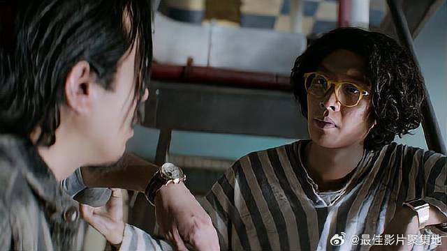 黄渤想告诉大家事实，张艺兴却不这么想，下秒举动亮了