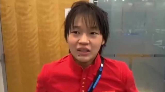 全红婵登上杂志封面！一身黑色西装+双马尾小辫，新造型属实亮眼