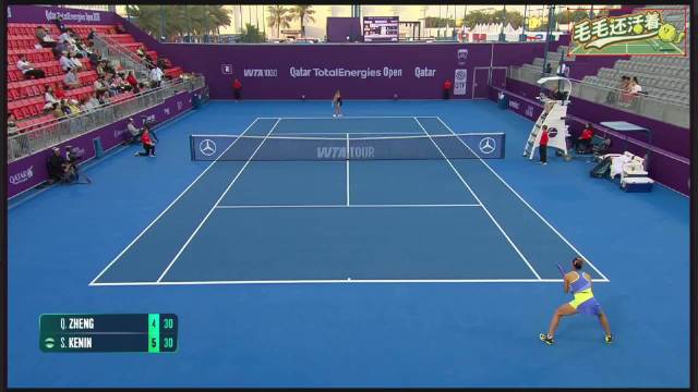 郑钦文4-6丢掉第一盘，第一盘发球不错，但是底线还是节奏跟不上，失误比较多