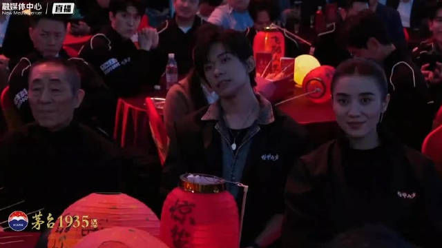 台上：这孩子眼里有戏，心里有光 台下的玺玺