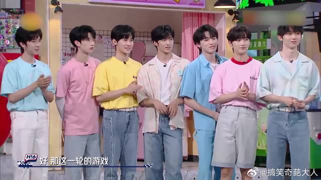 丁程鑫唱张杰的《仰望星空》，唱到发抖快哭了，笑不活了