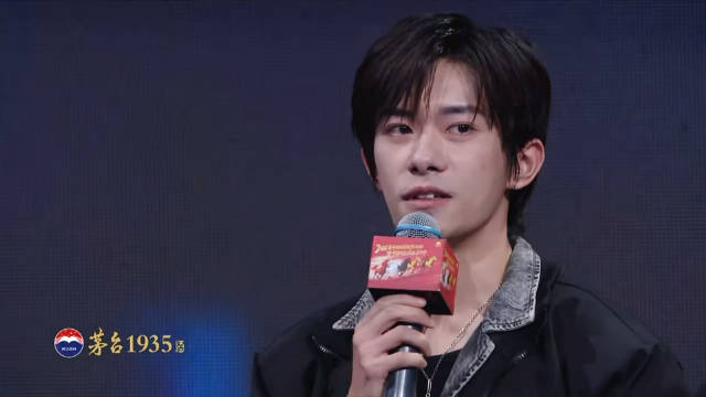 易烊千玺问朱一龙黄凯角色魅力，朱一龙回应很复杂