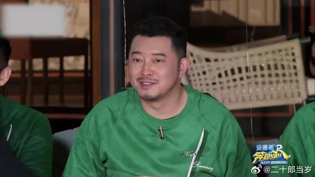 超绝画面，白鹿宋雨琦跳舞神同步，两人仿佛照镜子似的