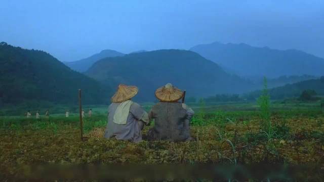 经典高分电影《无言的山丘》道尽了底层人，凄惨的一生！