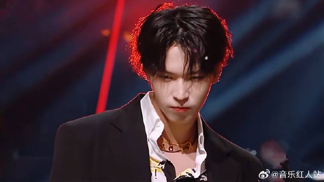 这就是偶像？魔改张韶涵《保护色》，却光知道耍帅！