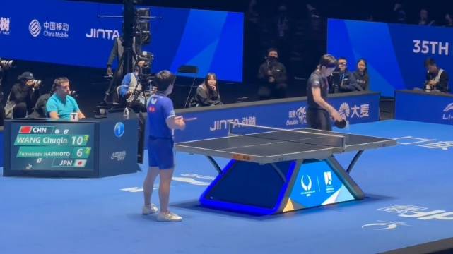 王楚钦4-2逆转张本智和卫冕亚洲杯男单冠军