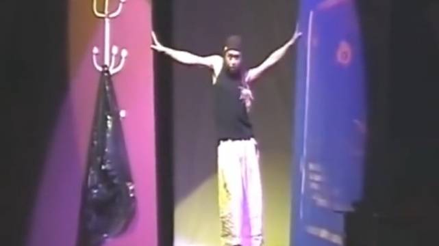 邓超大学舞蹈视频曝光，身材曼妙引热议