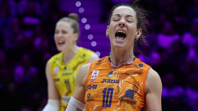 在快速的攻防转换中，德吉纳罗的防守得分，意外之喜