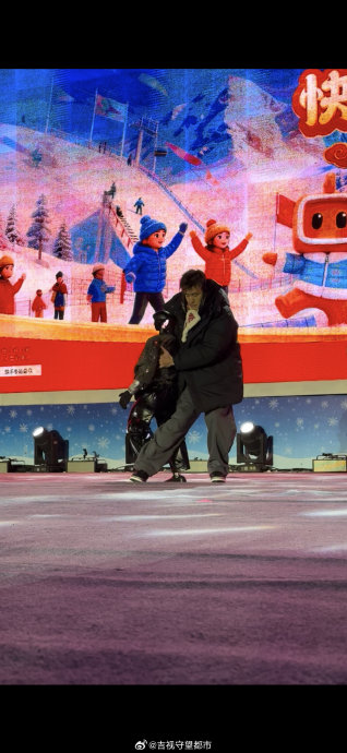 郭艾伦这次机器人互动事件引发了哪些网络玩梗热潮？