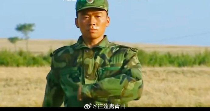 《士兵突击》中许三多“333个腹部绕杠”等经典情节的现实意义是什么？