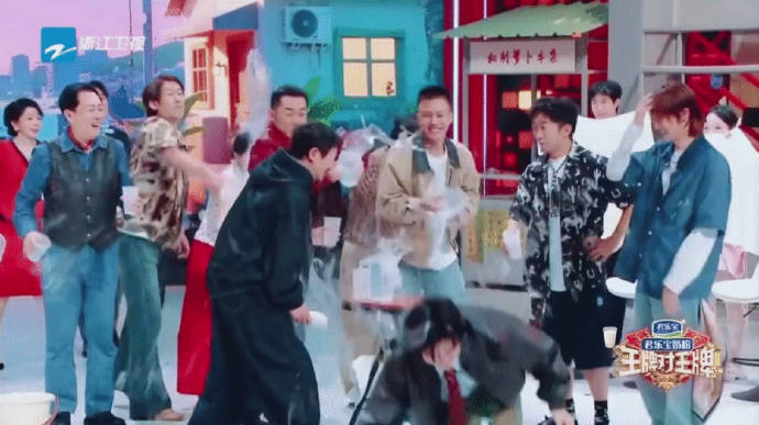 沈腾秒变撒娇甜弟？《飞驰人生3》花絮师兄弟情甜度超标