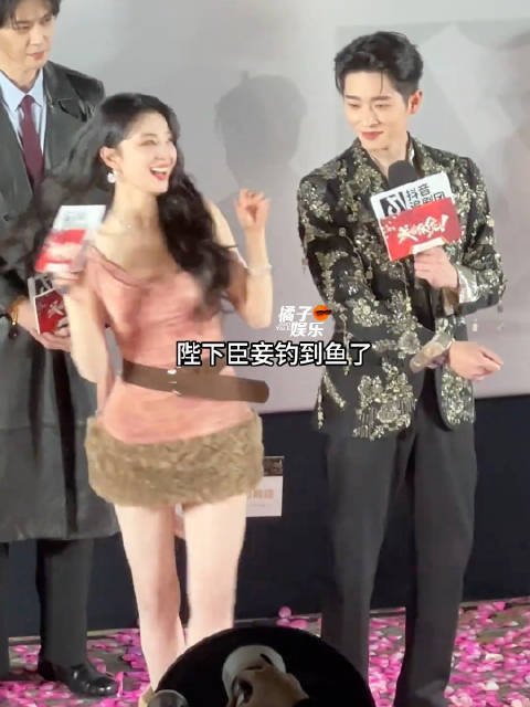 他俩谁是妖妃我自有分辨