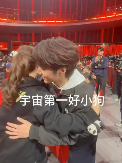 诶哟我们雨辰和茂娟妈咪又见面啦！丽姐一见面就喊“儿子”