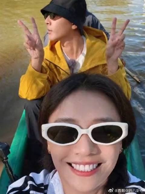 张晚意给马思纯捂耳朵