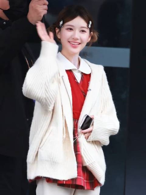 这样萌的赵露思我一口一个 —