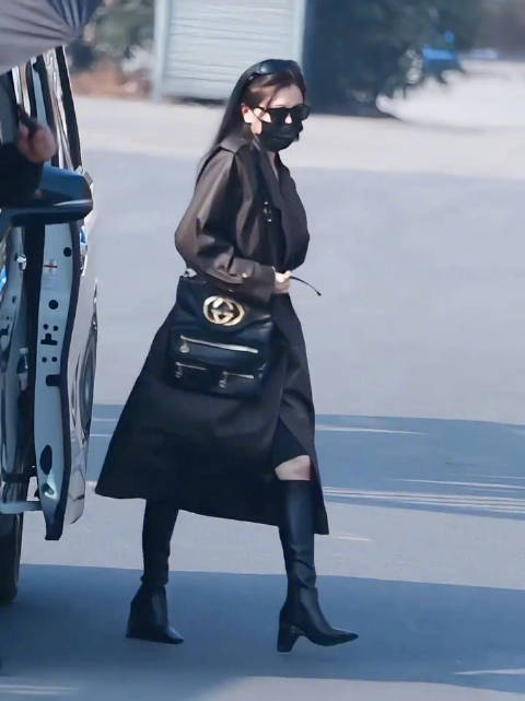 虞书欣上班路透合集，私服衣品如何？