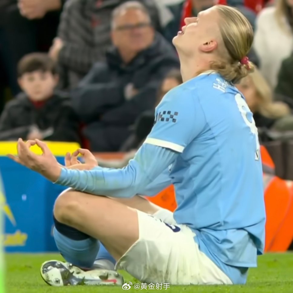 哈兰德绝杀利物浦，老哈兰德看台激动庆祝