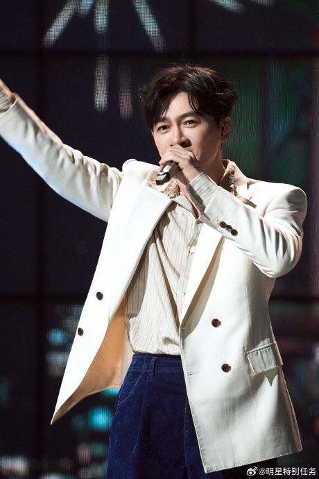 苏有朋与新生代同台唱跳引爆热议