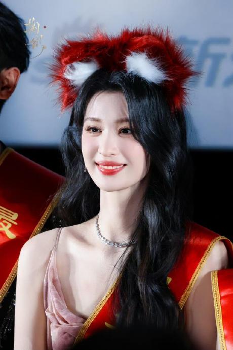 这场沉浸式互动盛典对《成何体统》剧集的宣传效果有何影响？