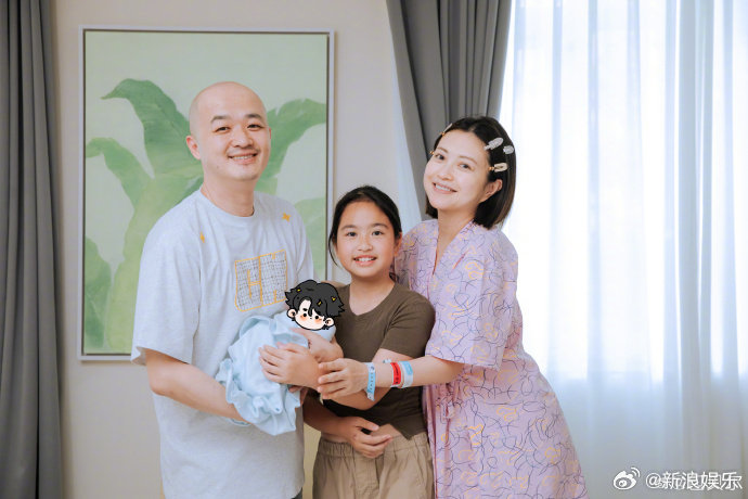 包文婧回应二胎决定：女儿渴望弟弟妹妹