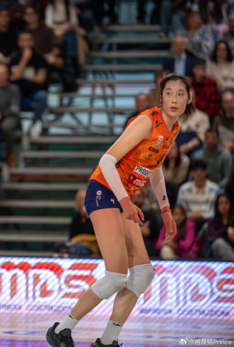 朱婷在科内利亚诺对阵瓦莱夫利亚的比赛中共得了多少分？