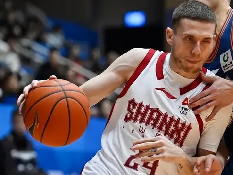 广厦外援硬是把王博给打回来了！赛前踩场现身场地，要冲决赛？