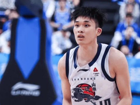 山东83-112遭4坏消息！谢智杰鲍威尔辣眼，三分+尺寸老大难了！