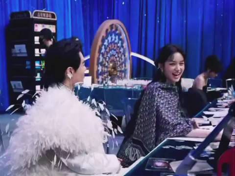 周也好甜 曾舜晞看她的眼神有点宠溺