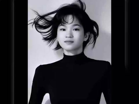 全红婵登上时尚杂志的封面，话说这全妹是放哪里都是万丈光芒啊